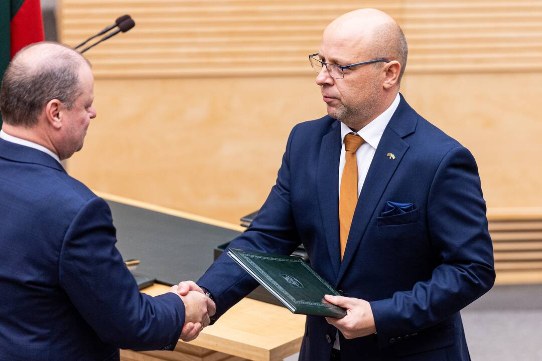 Prisiekė Palucko Ministrų kabineto nariai