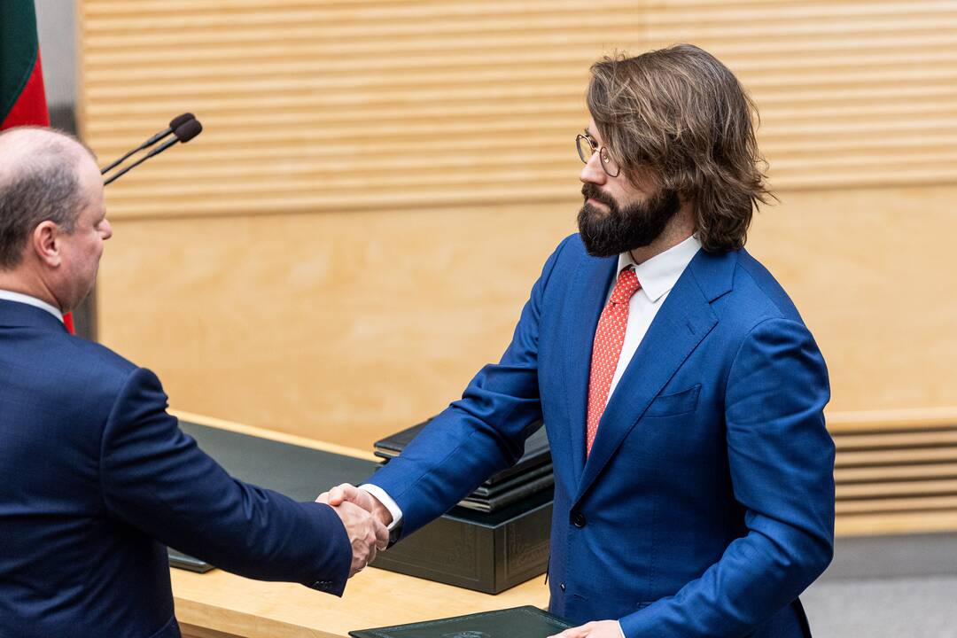 Prisiekė Palucko Ministrų kabineto nariai
