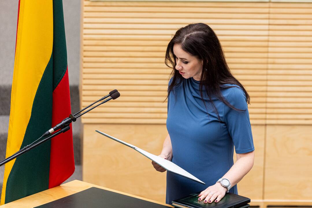 Prisiekė Palucko Ministrų kabineto nariai