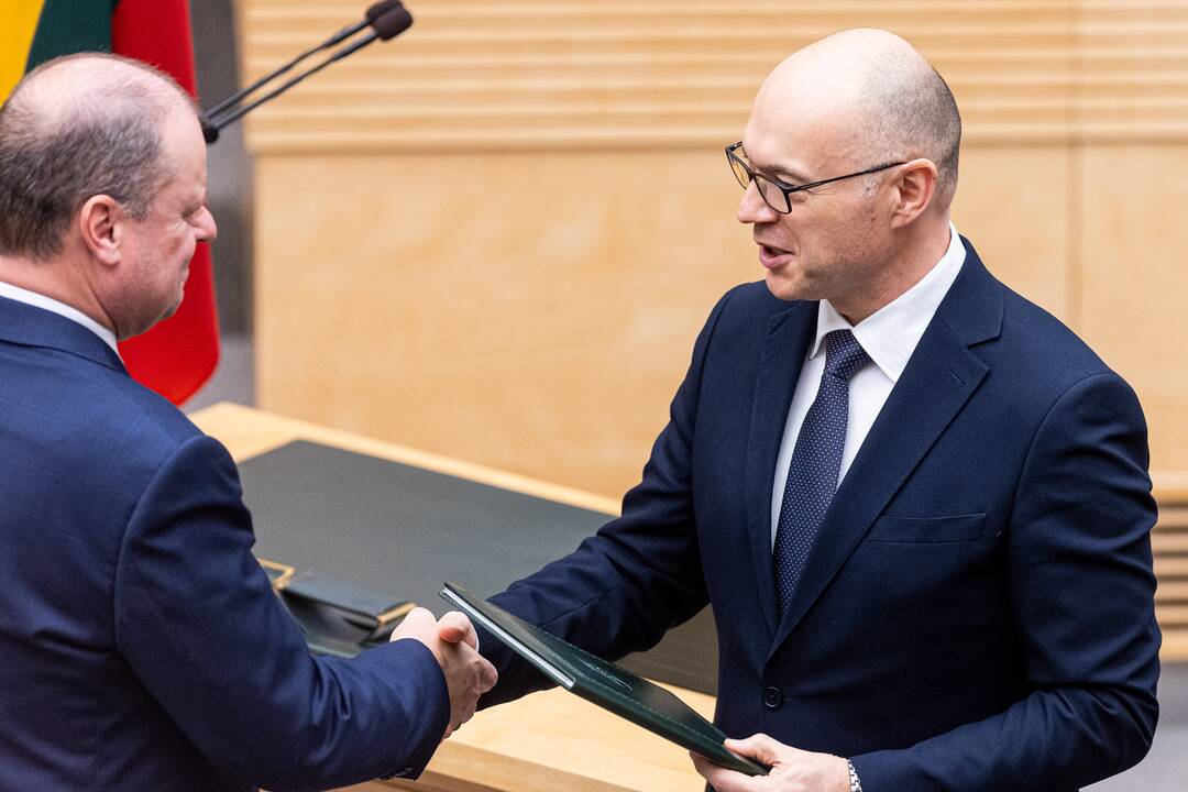 Prisiekė Palucko Ministrų kabineto nariai