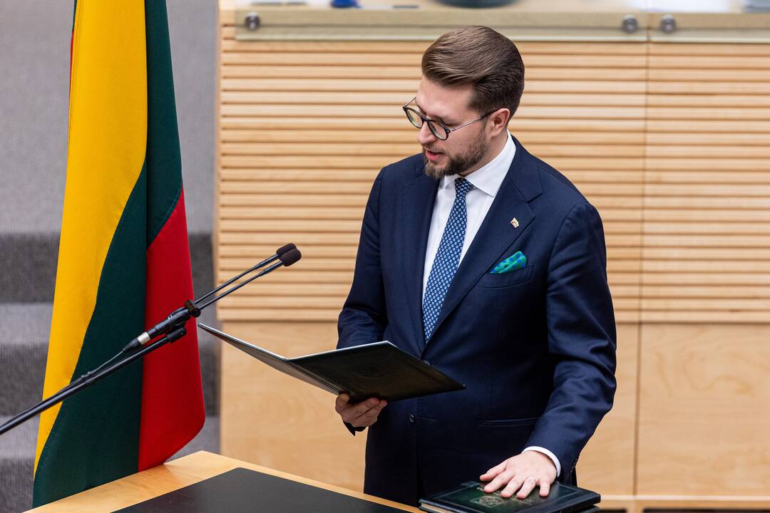 Prisiekė Palucko Ministrų kabineto nariai