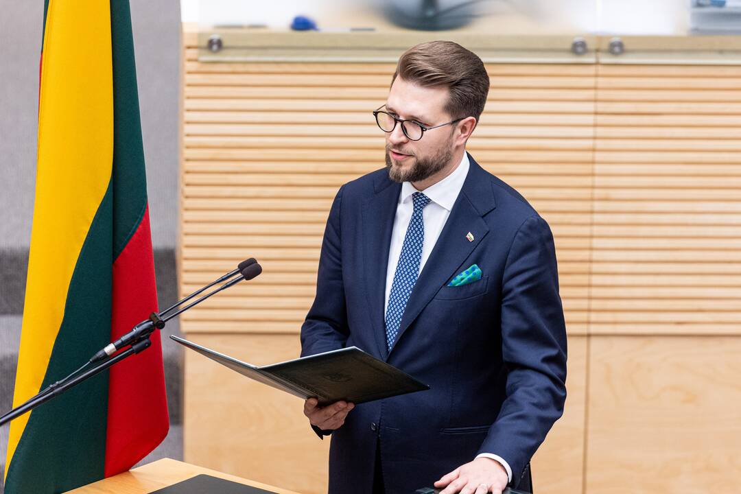 Prisiekė Palucko Ministrų kabineto nariai