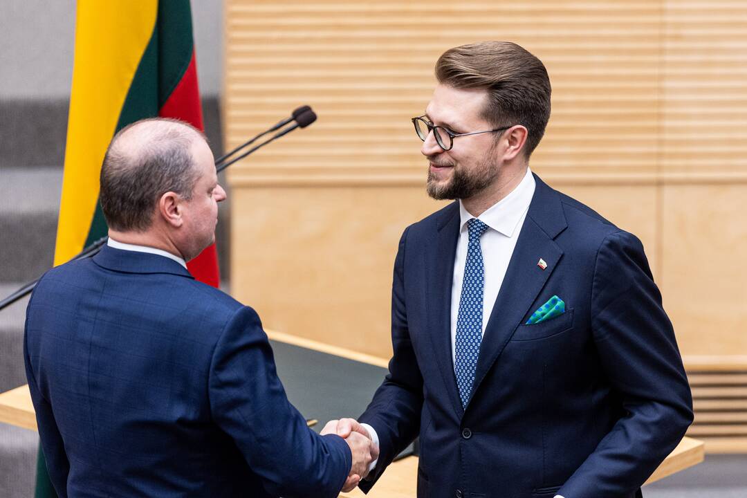 Prisiekė Palucko Ministrų kabineto nariai