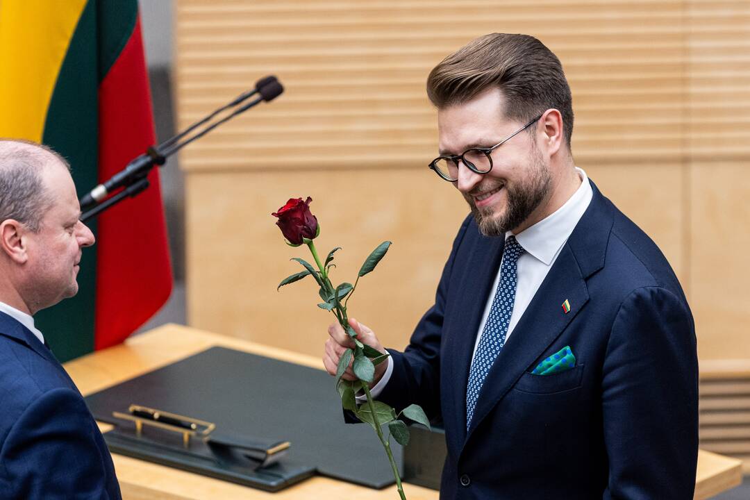 Prisiekė Palucko Ministrų kabineto nariai