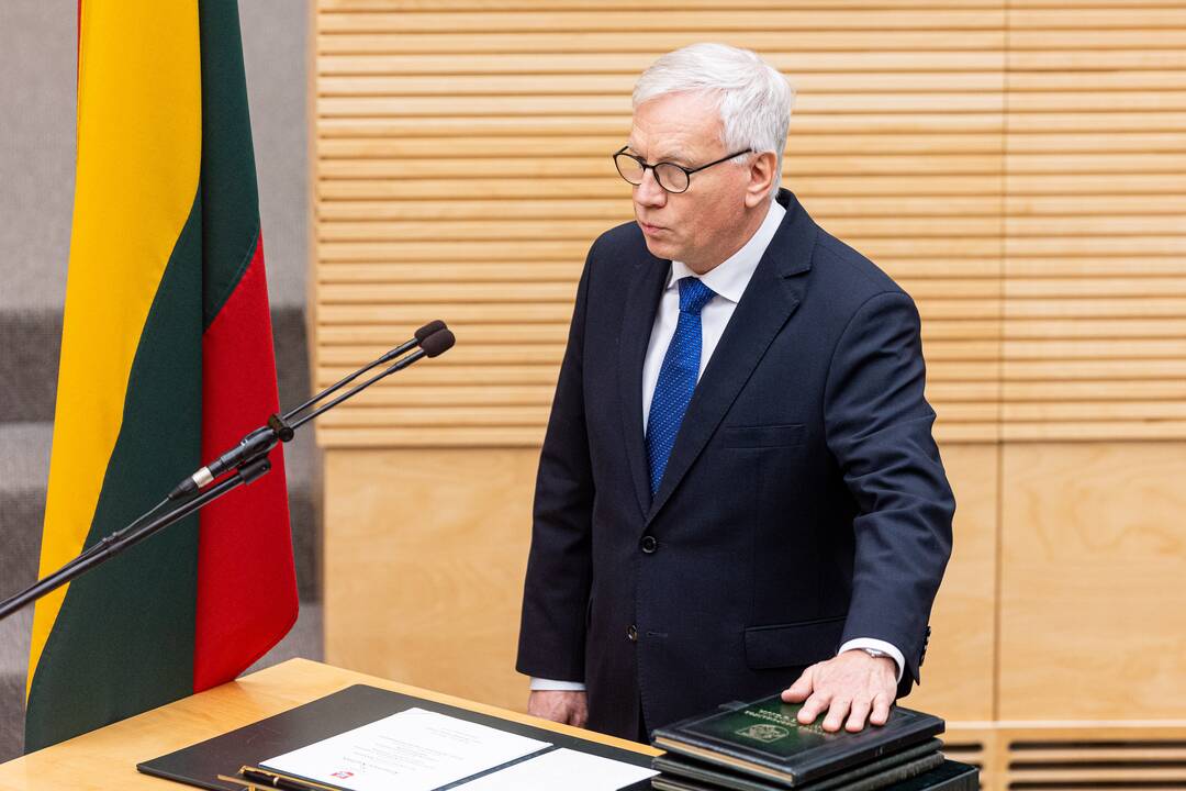 Prisiekė Palucko Ministrų kabineto nariai