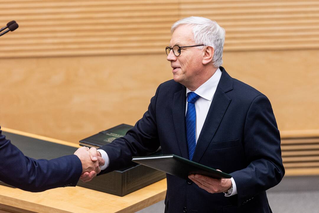 Prisiekė Palucko Ministrų kabineto nariai