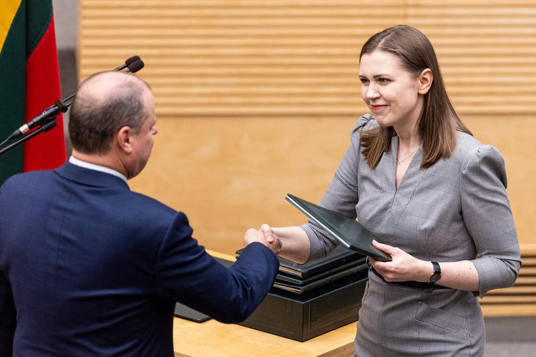 Prisiekė Palucko Ministrų kabineto nariai