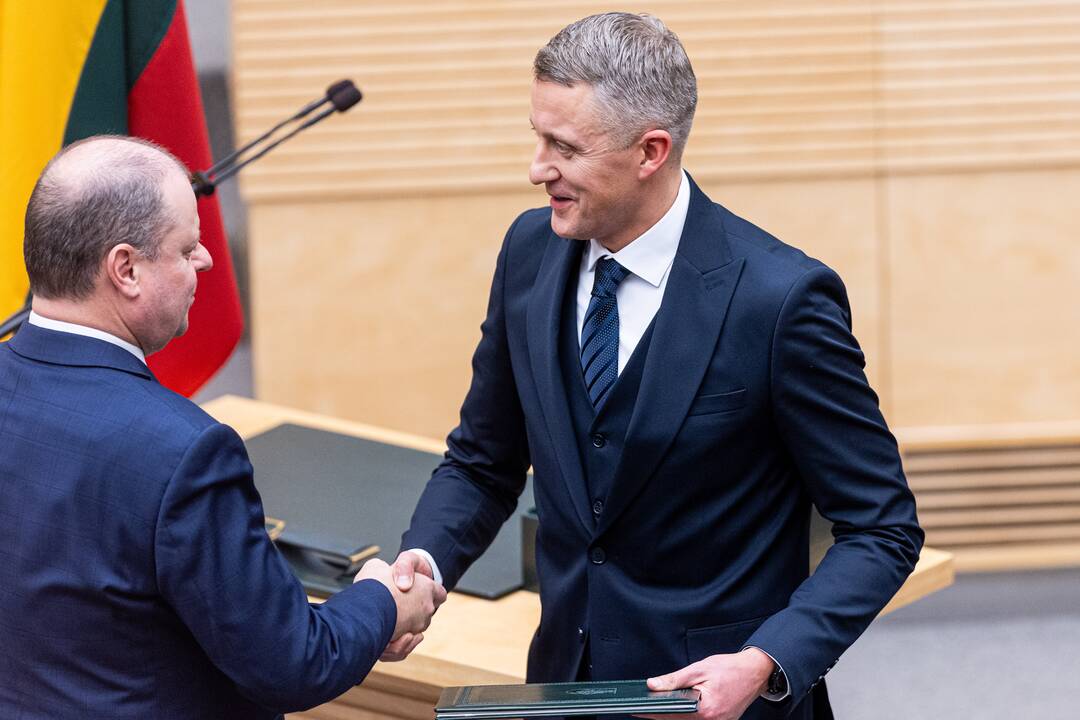 Prisiekė Palucko Ministrų kabineto nariai