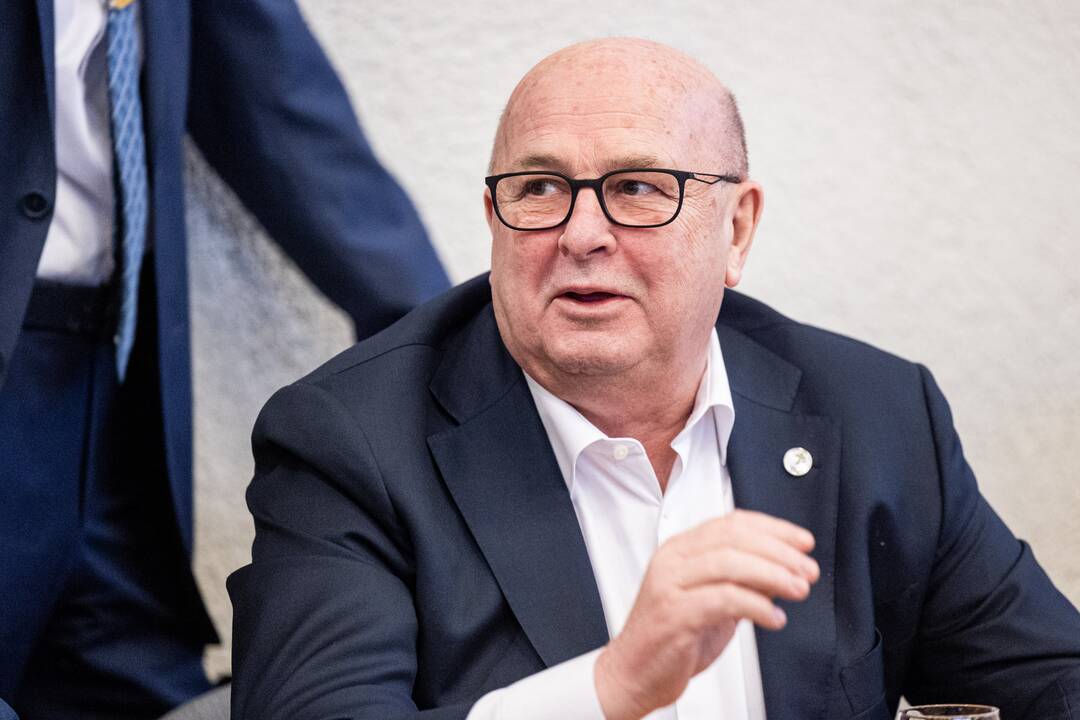 Premjeras susitiko su Lietuvos savivaldybių asociacijos vadovybe ir merais