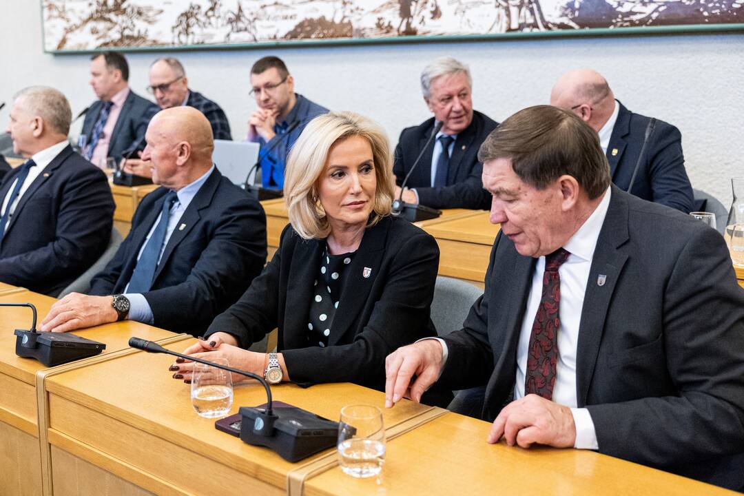 Premjeras susitiko su Lietuvos savivaldybių asociacijos vadovybe ir merais