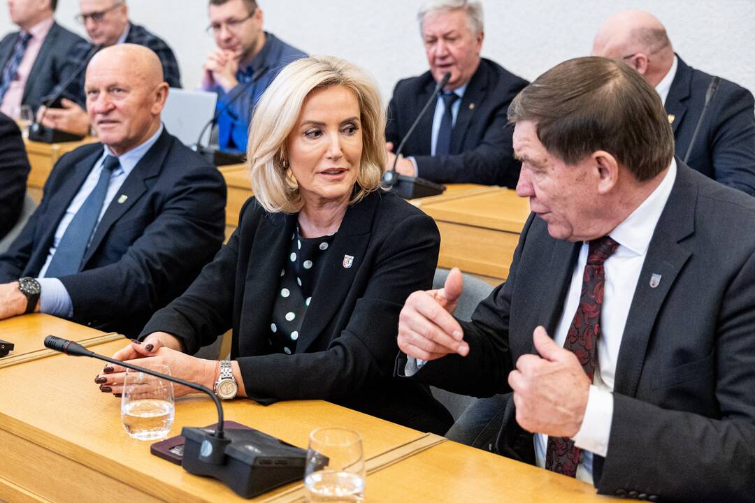 Premjeras susitiko su Lietuvos savivaldybių asociacijos vadovybe ir merais