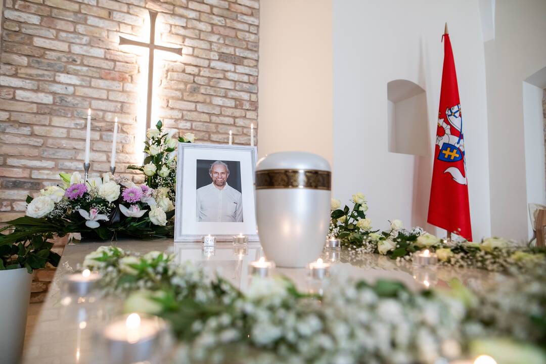 Atsisveikinimas su maestro A. Paltinu