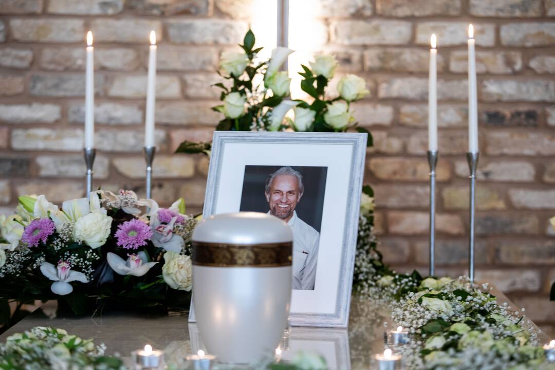Atsisveikinimas su maestro A. Paltinu