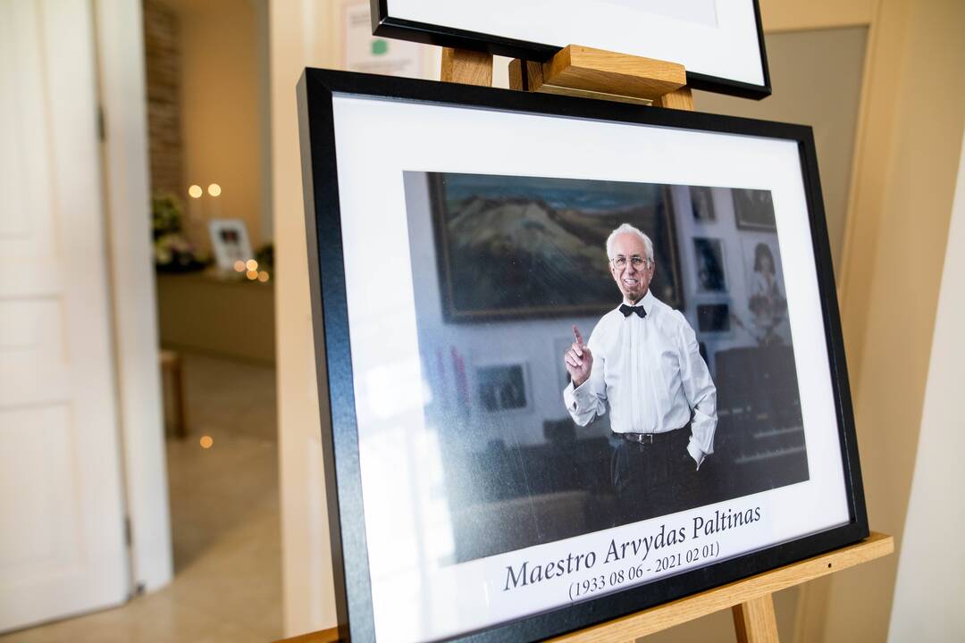 Atsisveikinimas su maestro A. Paltinu