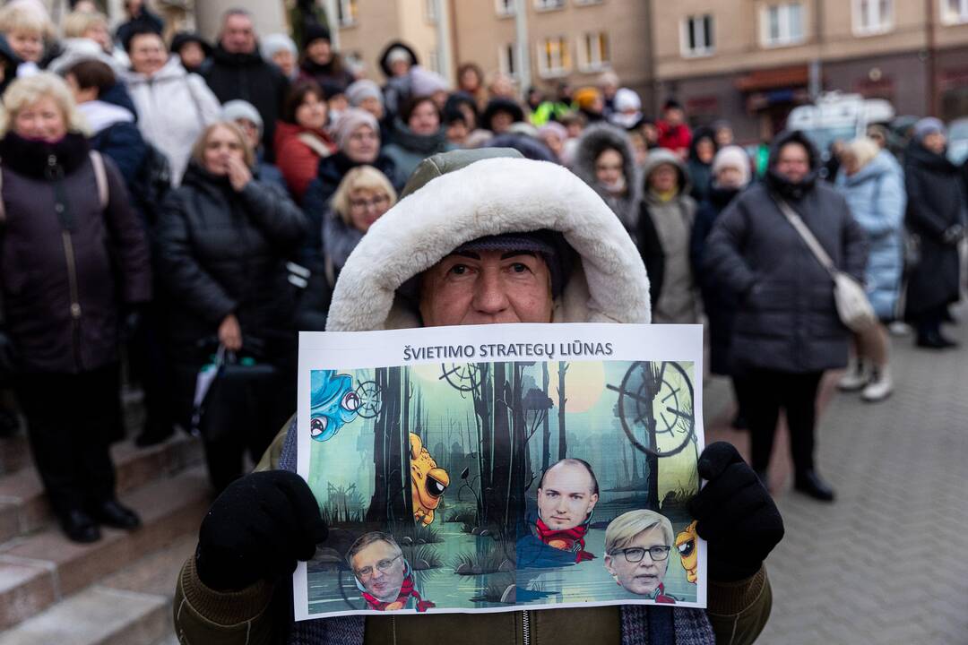 Mokytojai atnaujino streiką: prie Seimo – mitingas