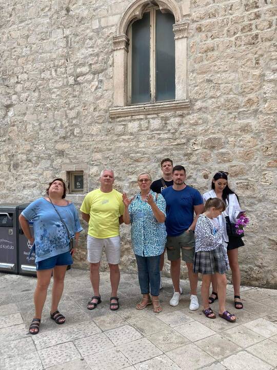 Veikla: didelę gyvenimo dalį praleidusi Serbijoje, E. Šulenta jau dešimtmetį gyvena Kroatijoje, kur įkūrė savo turizmo agentūrą ir veda ekskursijas.