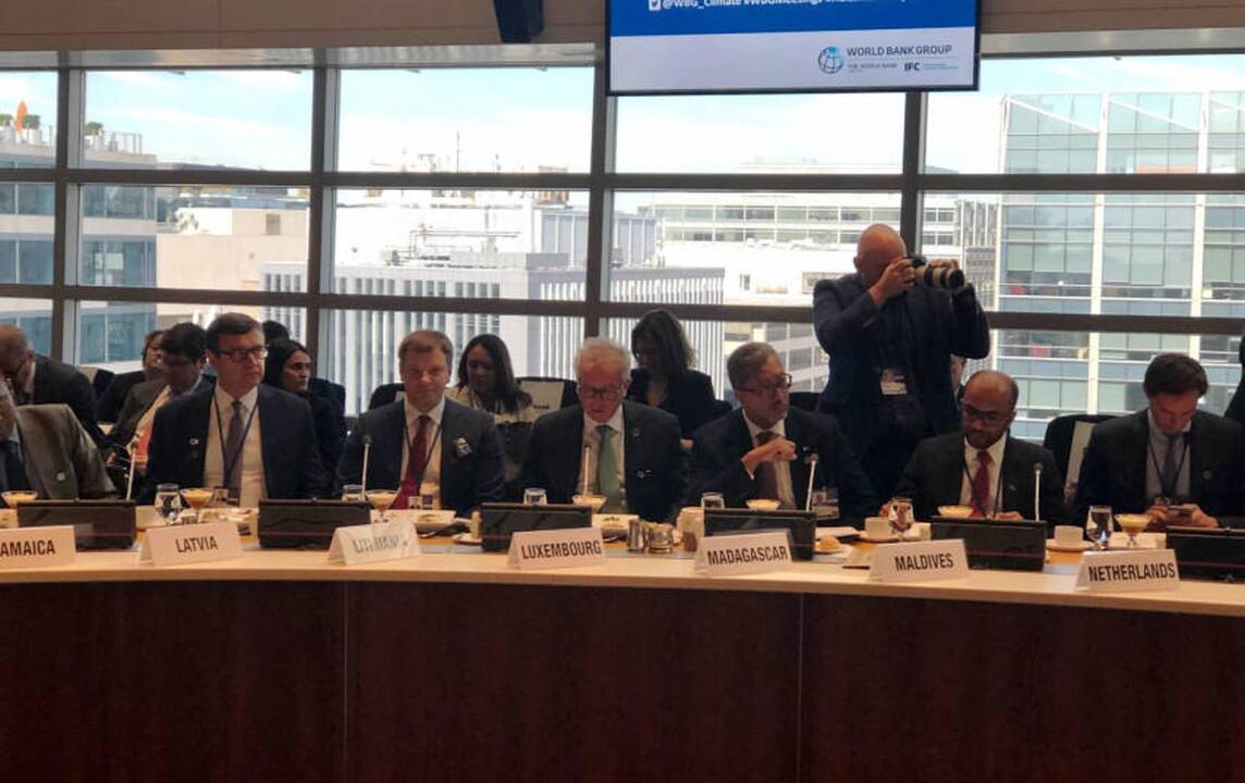 Finansų ministrai Vašingtone diskutavo apie kovą su klimato kaita