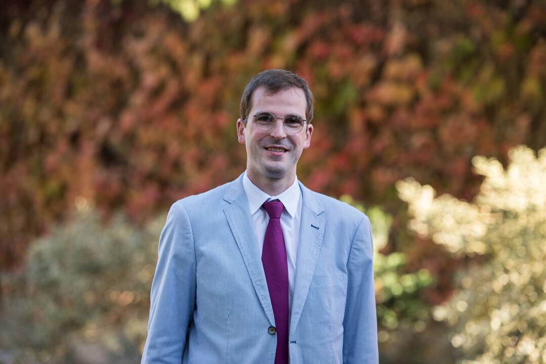 Misija: po  teologijos ir kanonų teisės studijų Romoje kunigas V.Saladis ketina grįžti į Lietuvą ir prisidėti prie "Opus Dei" veiklos.