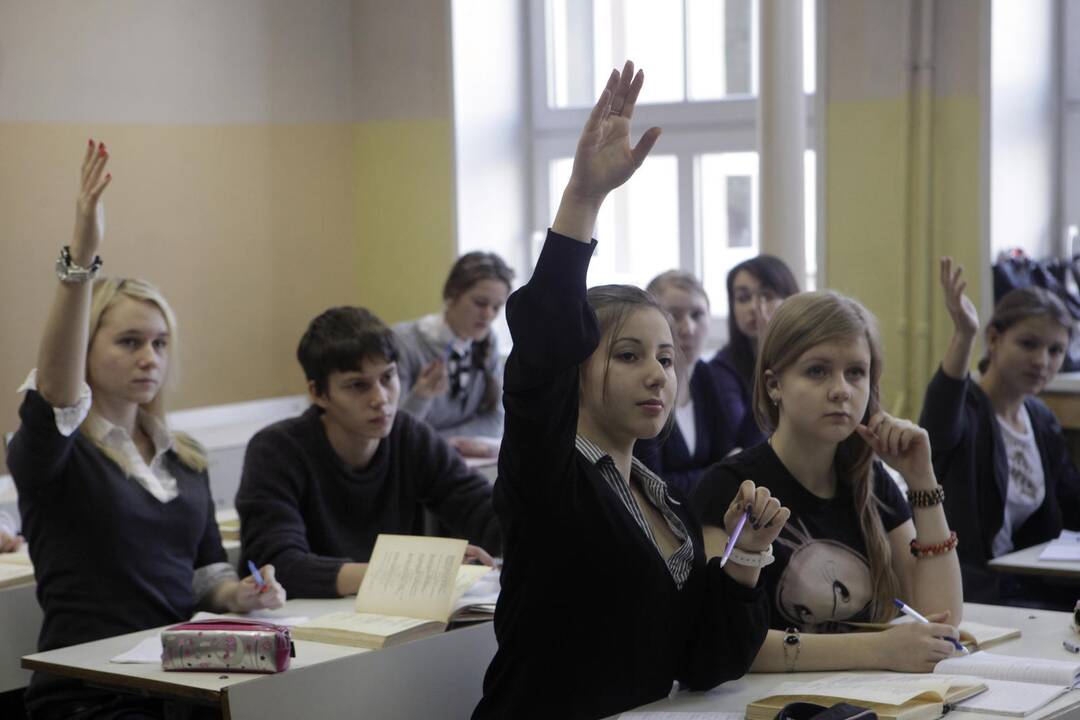 Blogoms mokykloms gelbėti metami papildomi milijonai