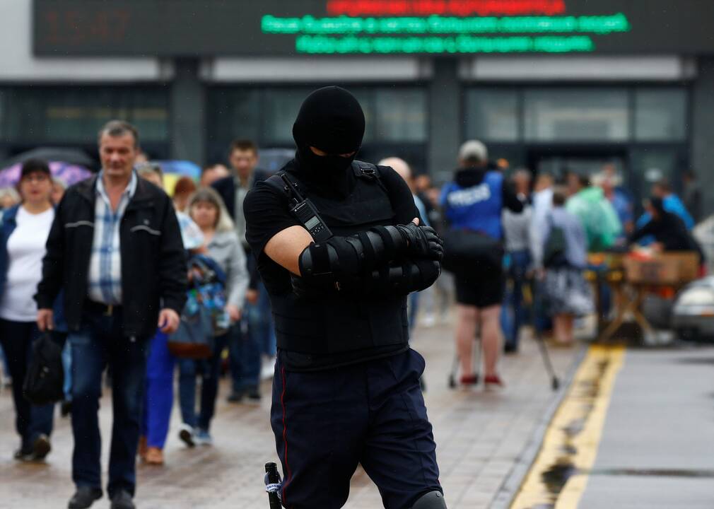 Baltarusijoje vėl suiminėjami protestuotojai