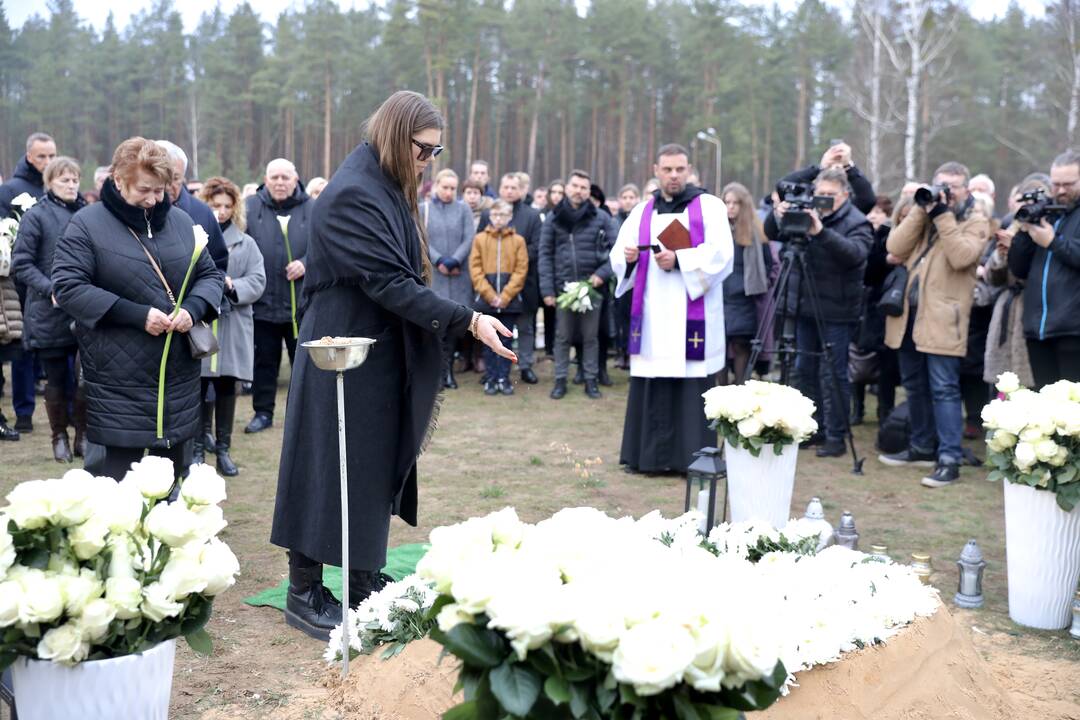 V. Cololo atgulė amžinojo poilsio