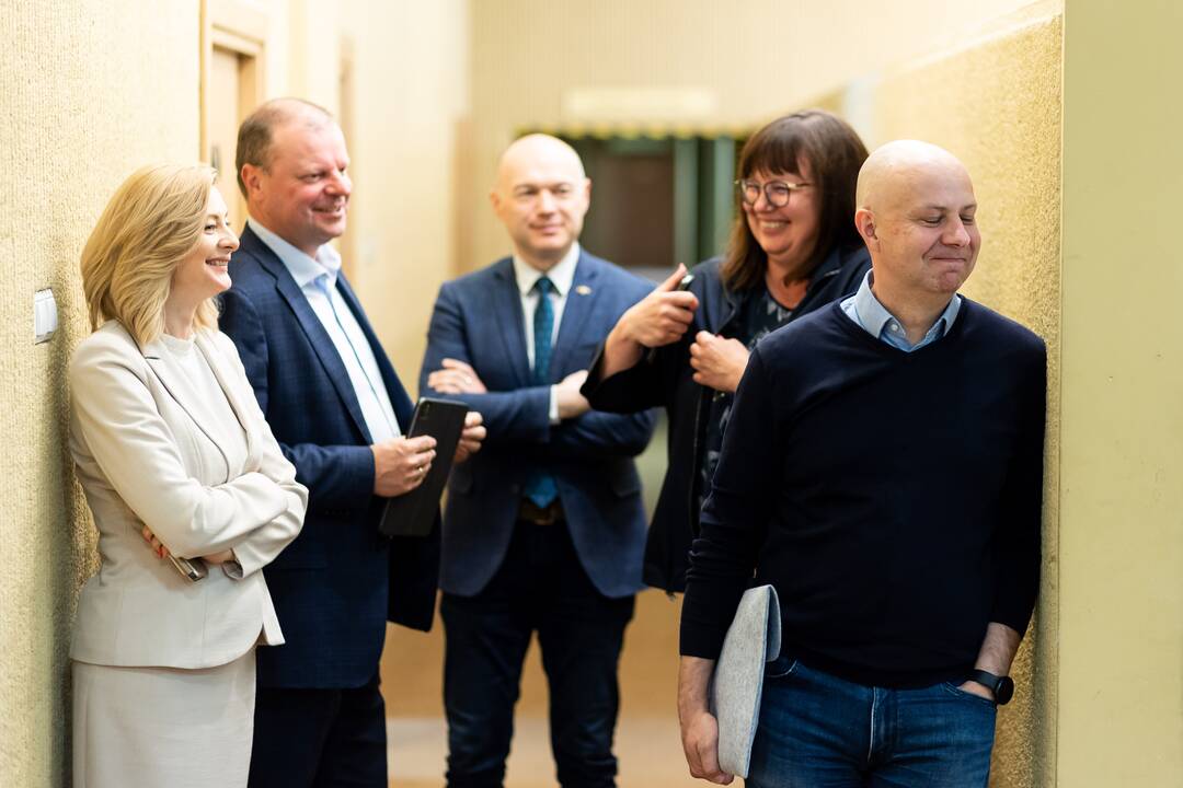 Seimo pirmininkės kabinete – Seimo dialogo grupės pasitarimas