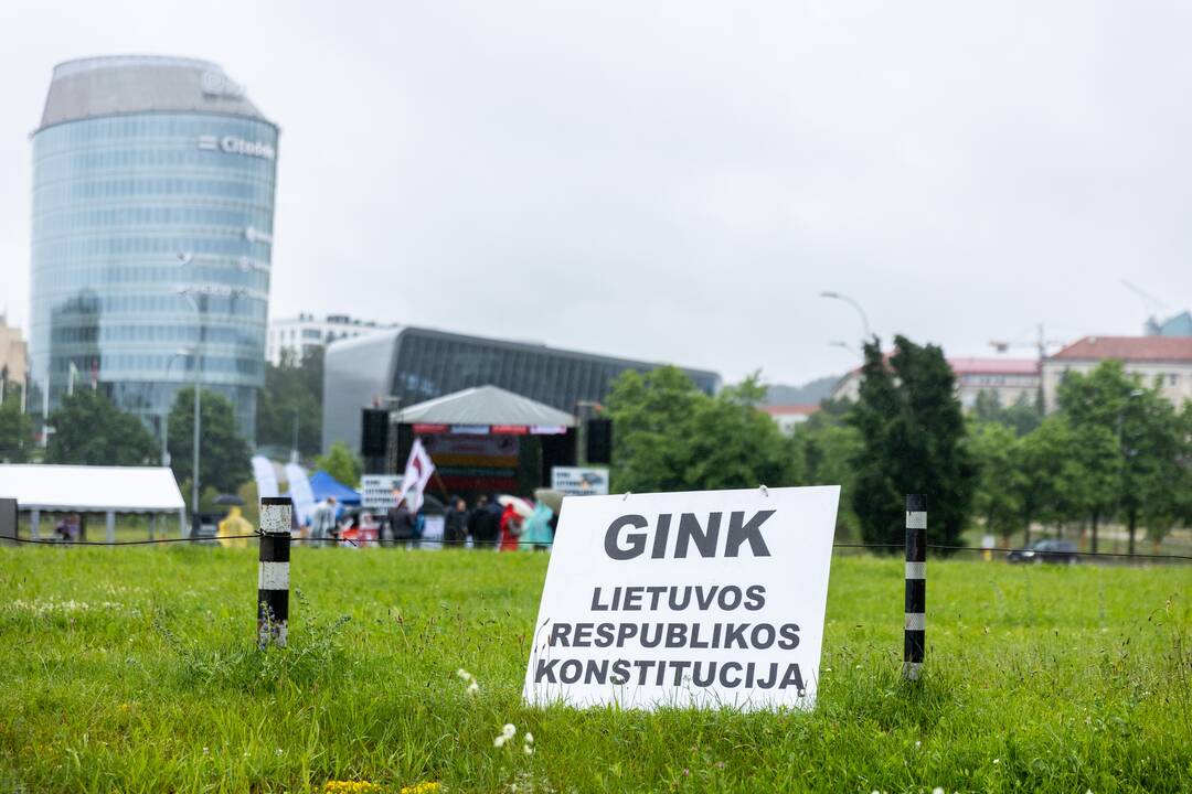 Šeimų sąjūdžio protestas prie Seimo