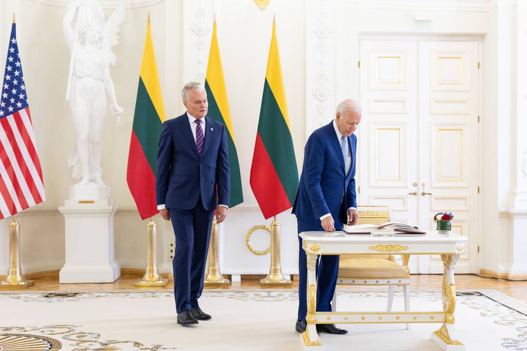 J. Bidenas Vilniuje susitiko su G. Nausėda