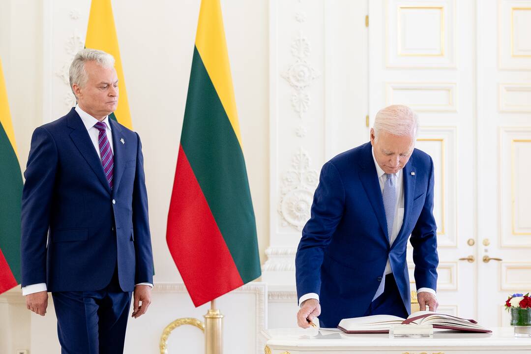 J. Bidenas Vilniuje susitiko su G. Nausėda