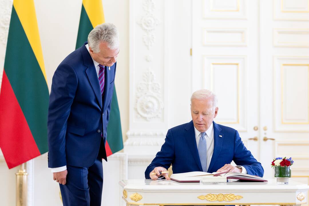 J. Bidenas Vilniuje susitiko su G. Nausėda