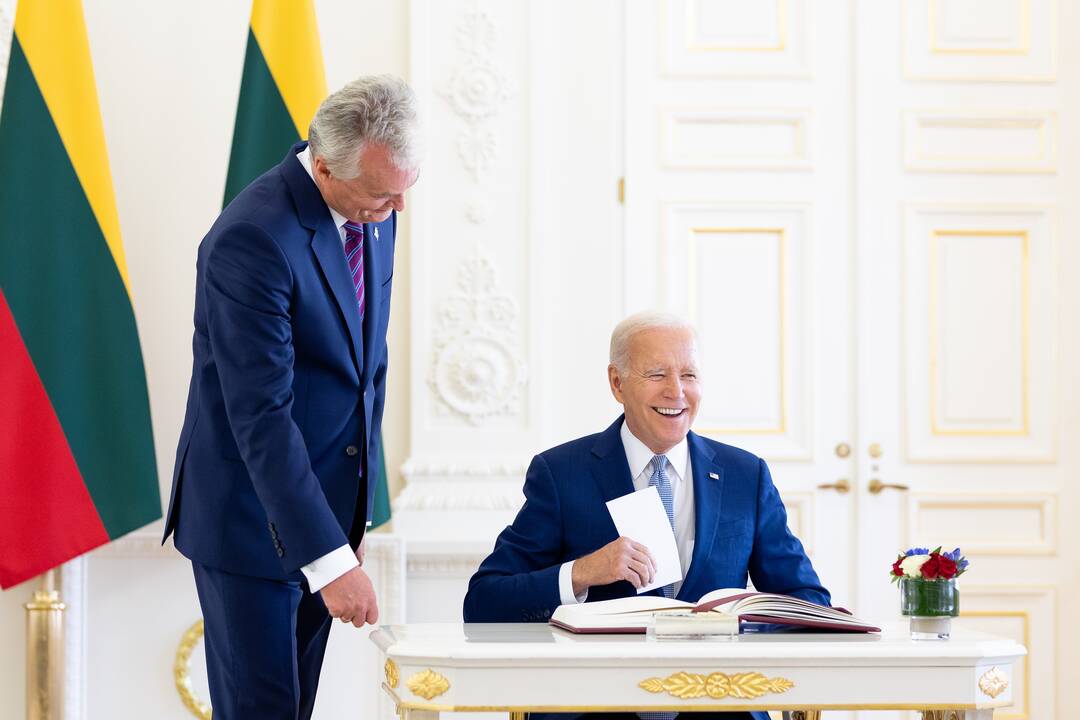 J. Bidenas Vilniuje susitiko su G. Nausėda