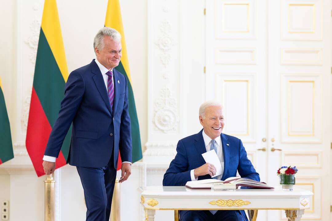 J. Bidenas Vilniuje susitiko su G. Nausėda