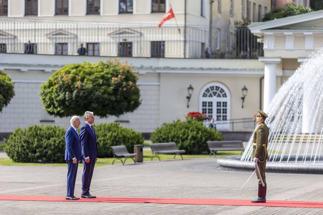 J. Bidenas Vilniuje susitiko su G. Nausėda