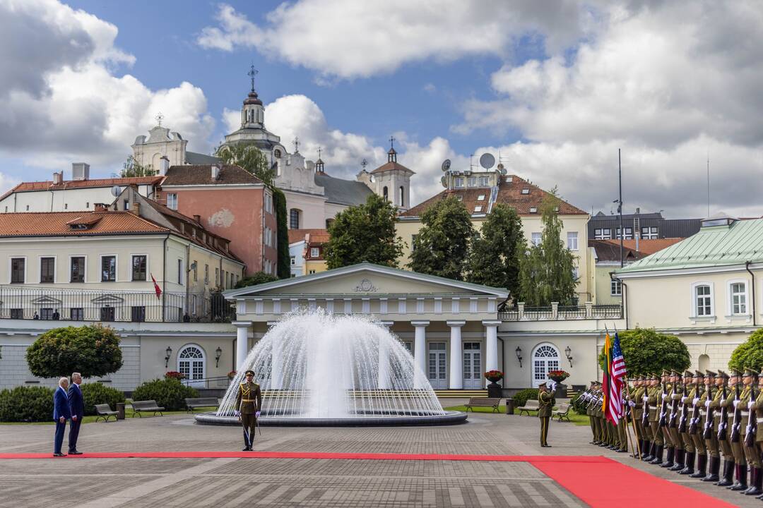 J. Bidenas Vilniuje susitiko su G. Nausėda