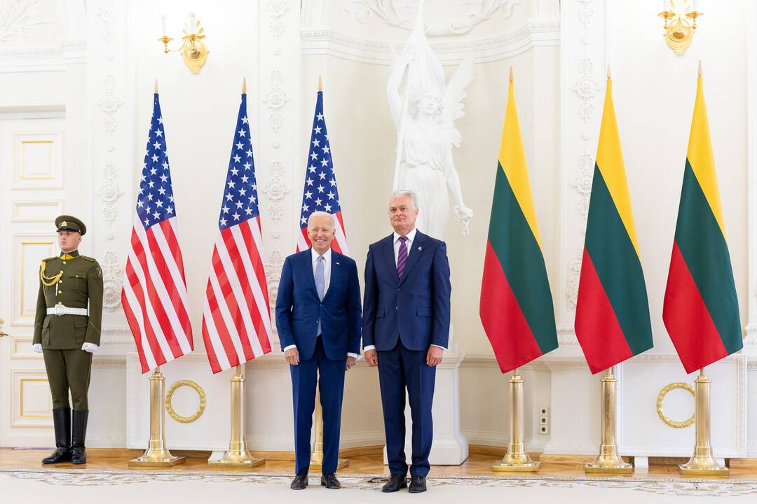 J. Bidenas Vilniuje susitiko su G. Nausėda