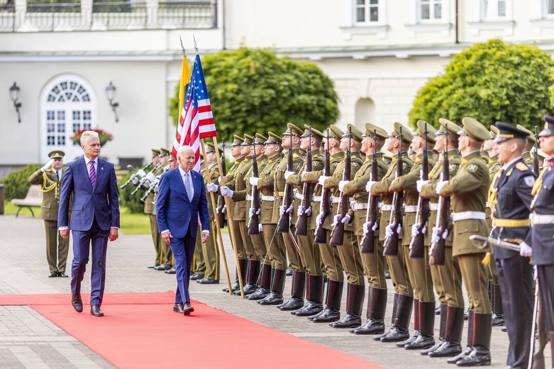J. Bidenas Vilniuje susitiko su G. Nausėda