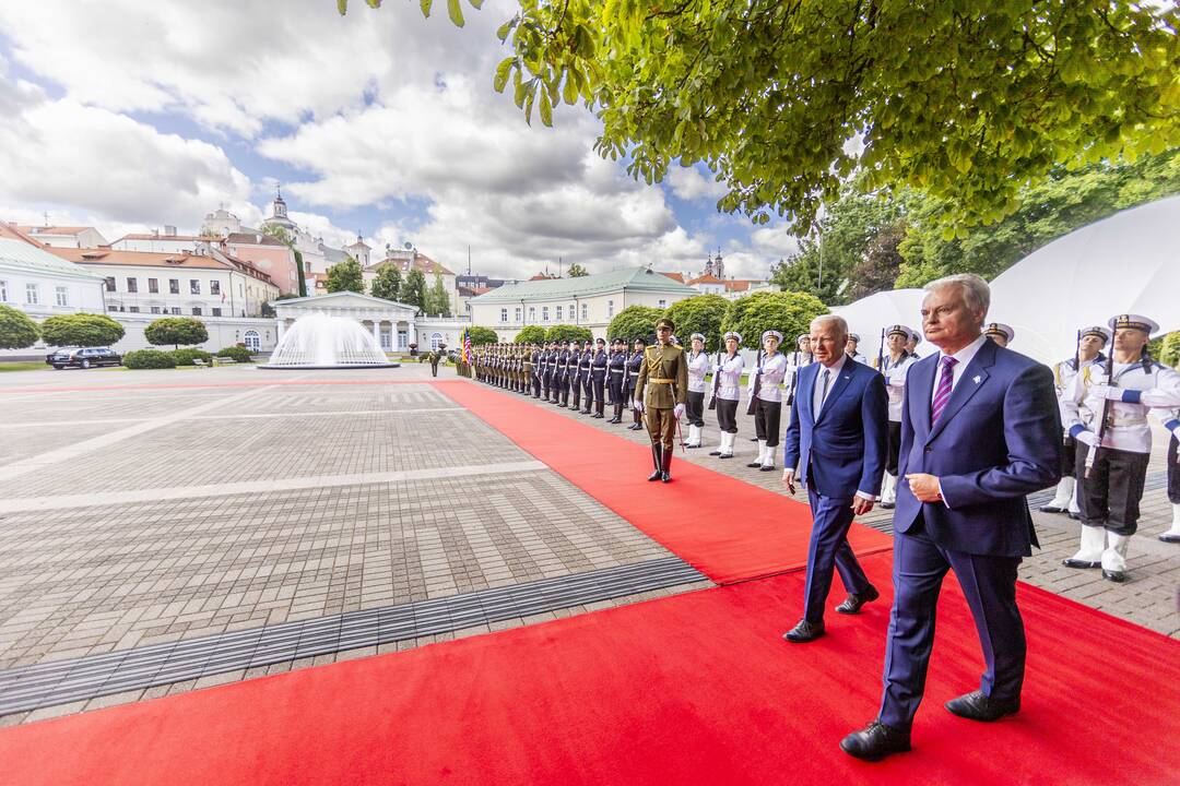 J. Bidenas Vilniuje susitiko su G. Nausėda
