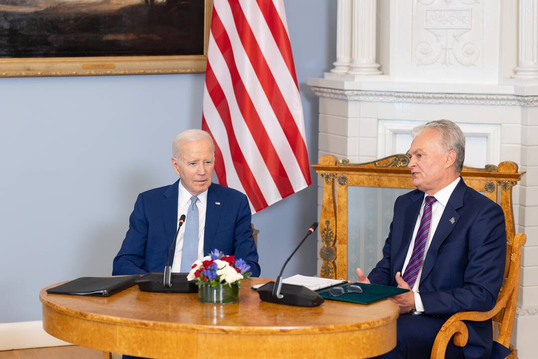 J. Bidenas Vilniuje susitiko su G. Nausėda