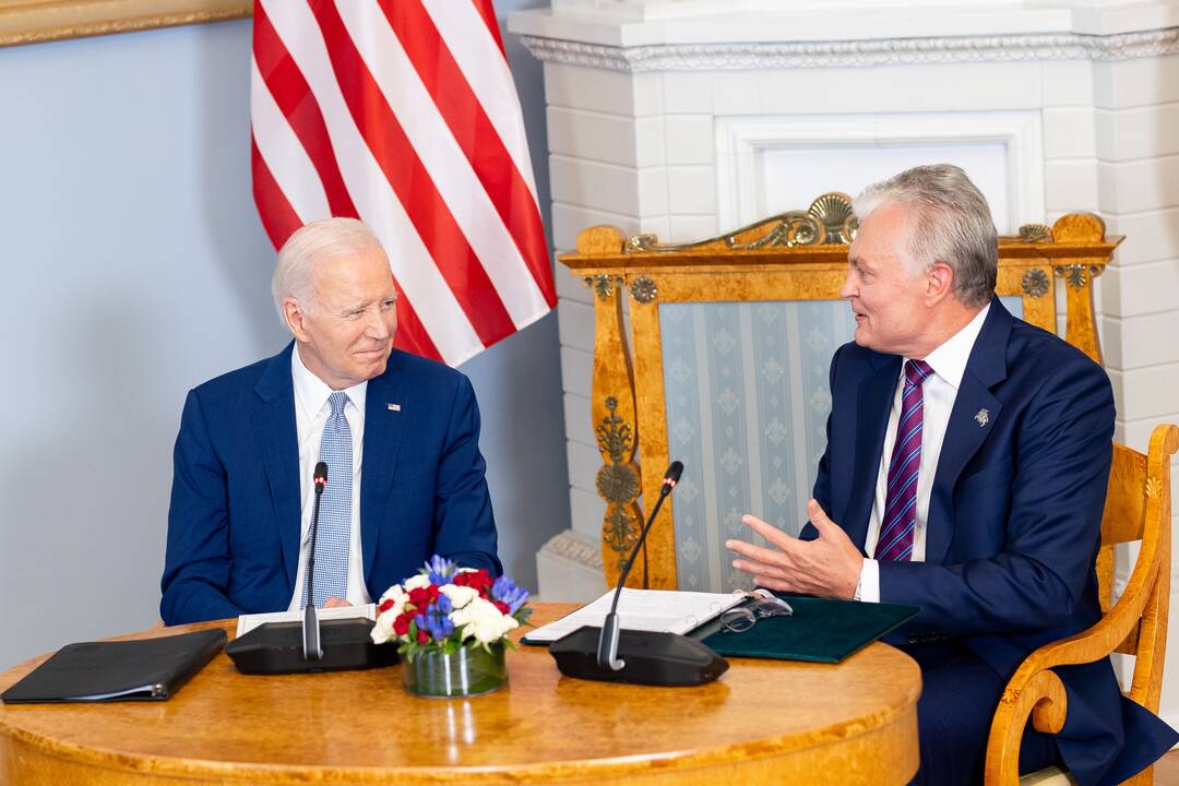 J. Bidenas Vilniuje susitiko su G. Nausėda
