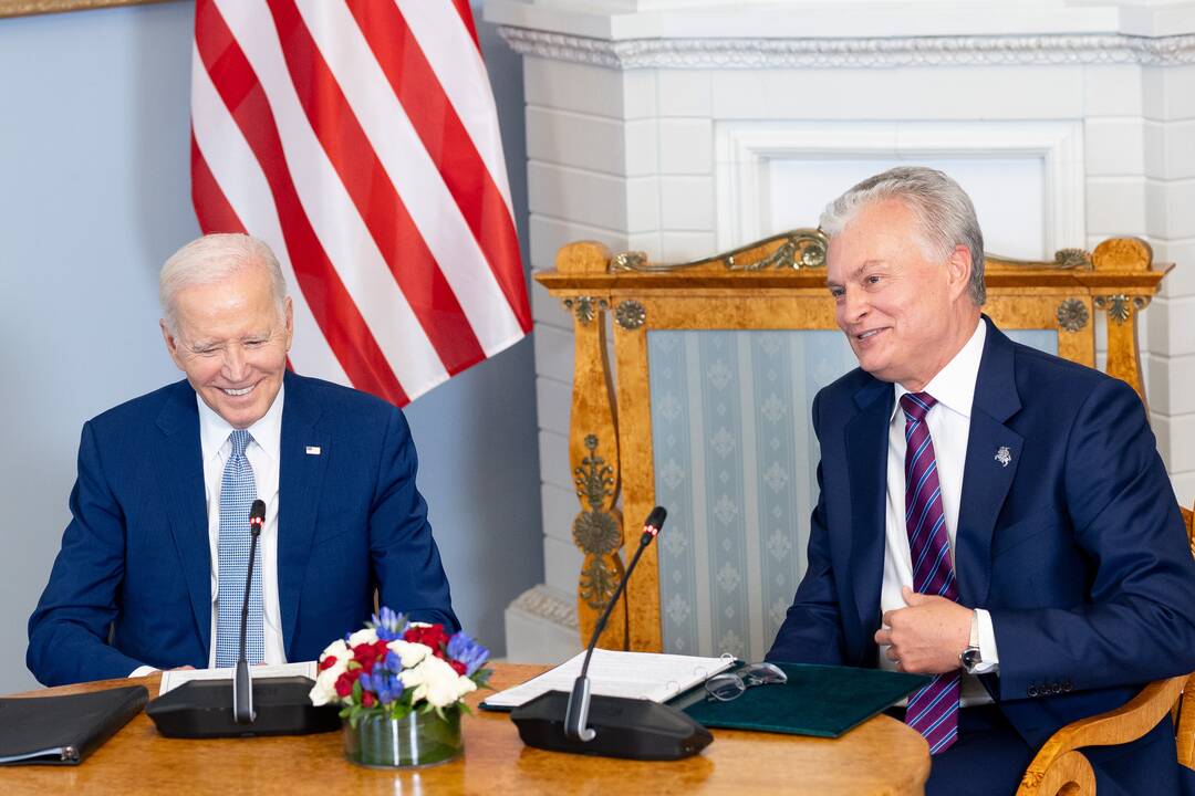 J. Bidenas Vilniuje susitiko su G. Nausėda