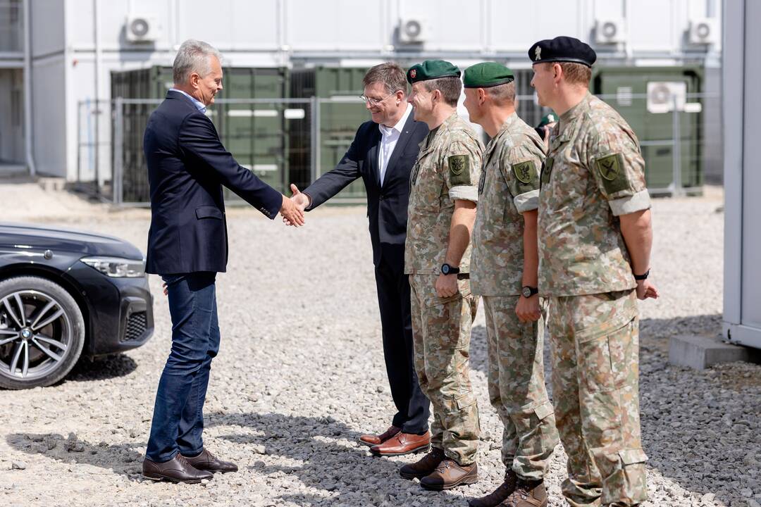 Prezidentas lankėsi karinio miestelio statybvietėje Pajūrio miestelyje