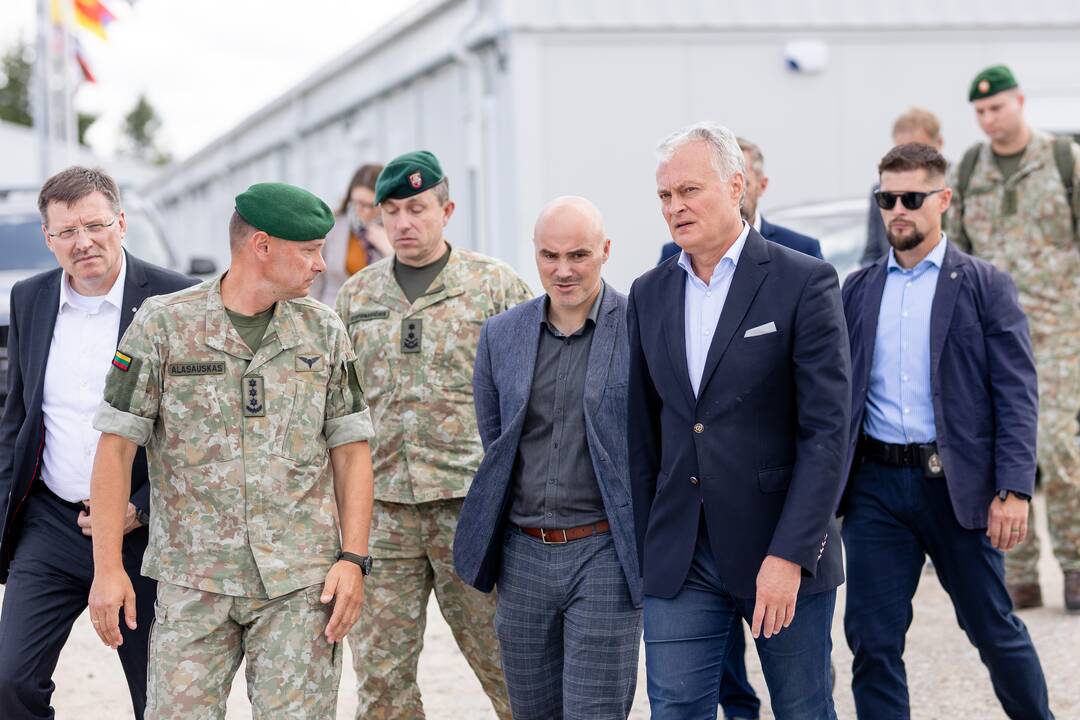 Prezidentas lankėsi karinio miestelio statybvietėje Pajūrio miestelyje