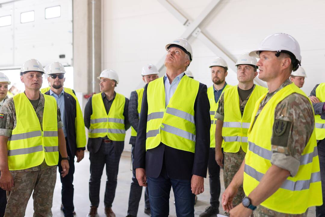 Prezidentas lankėsi karinio miestelio statybvietėje Pajūrio miestelyje