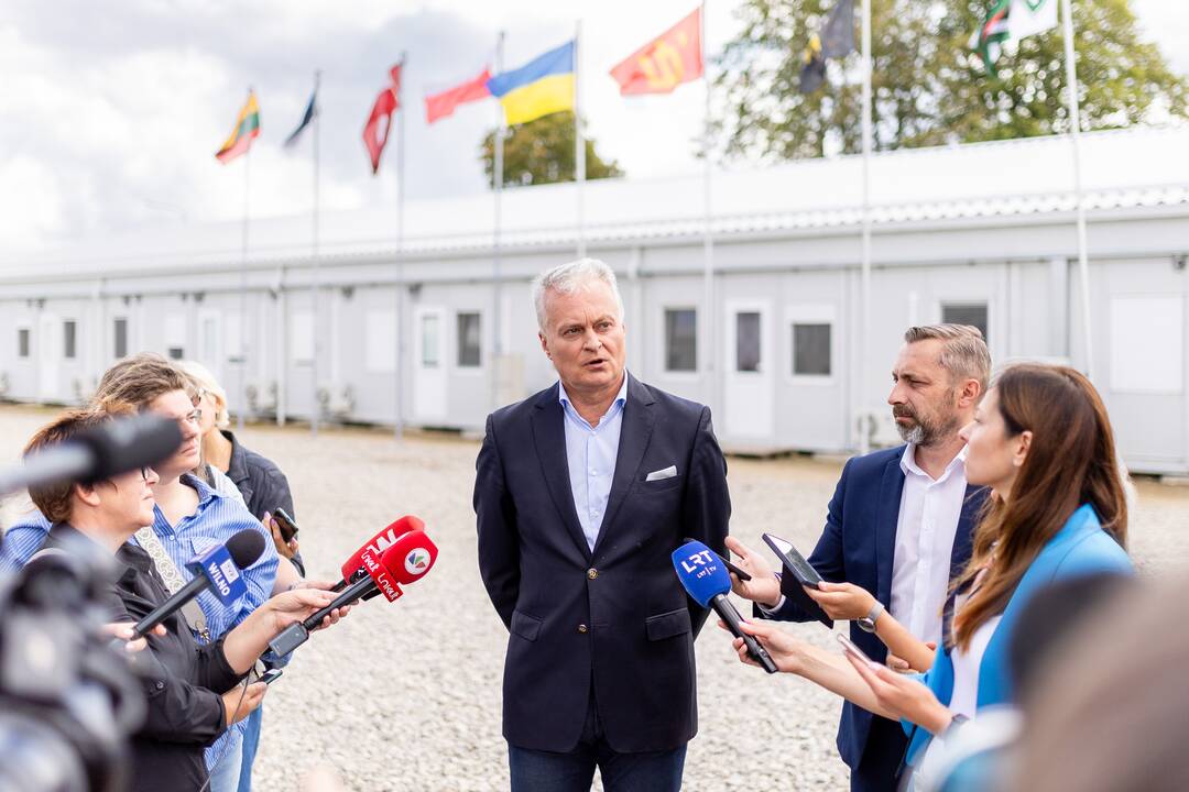 Prezidentas lankėsi karinio miestelio statybvietėje Pajūrio miestelyje