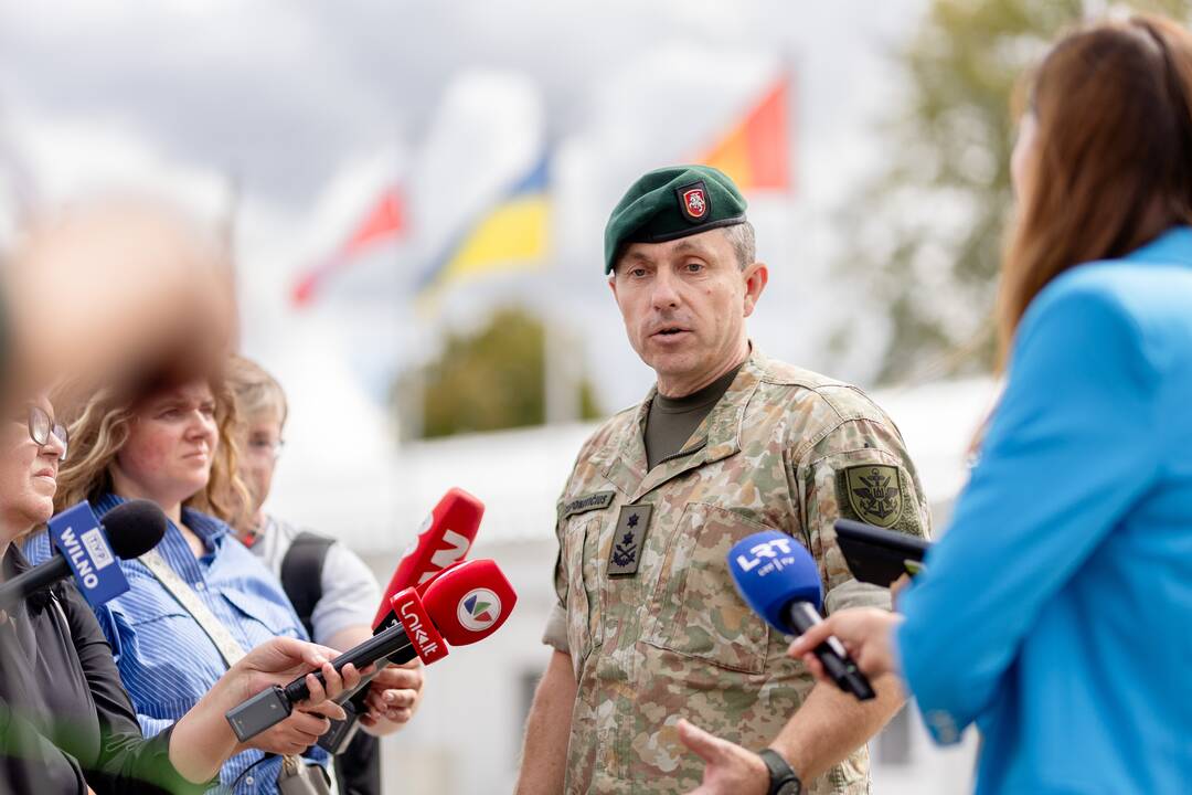 Prezidentas lankėsi karinio miestelio statybvietėje Pajūrio miestelyje