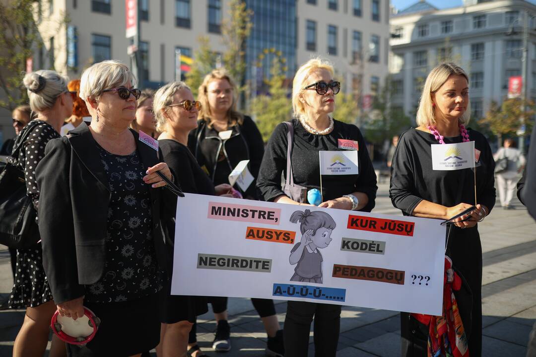 Prie Vyriausybės prasideda mokytojų streikas