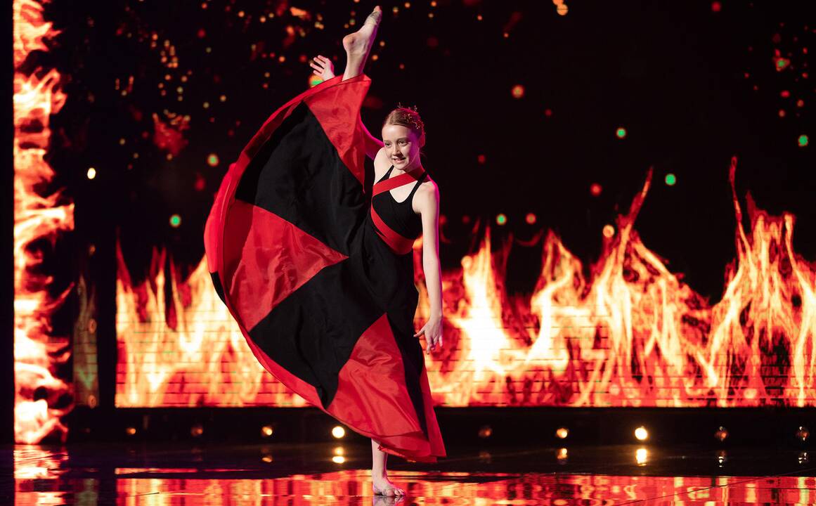 Ineta Stasiulytė (viduryje)