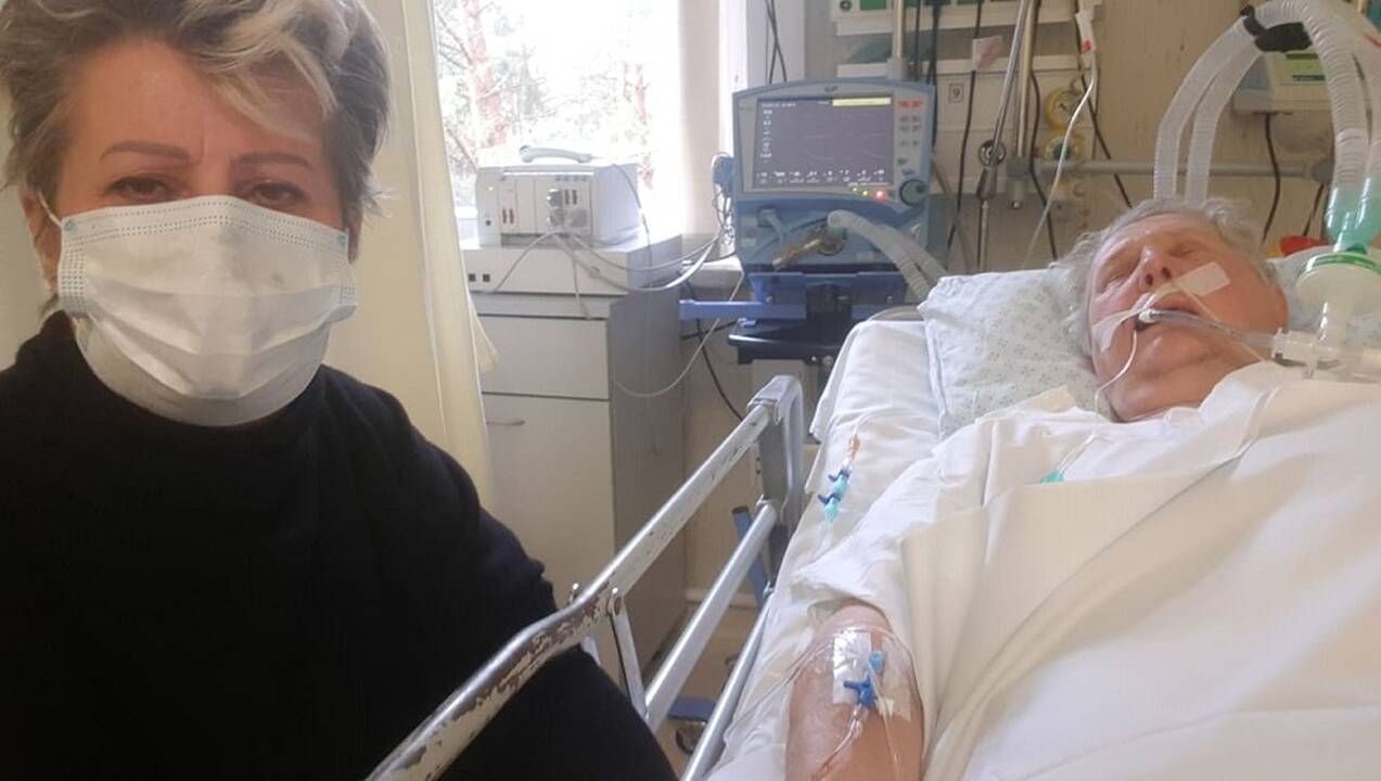 Be kitų dalykų, A.Toleikienės dukrą žeidė, pasak jos, medikų nejautrumas, siekis ant artimųjų pečių perkelti komos būklės mamos priežiūrą.