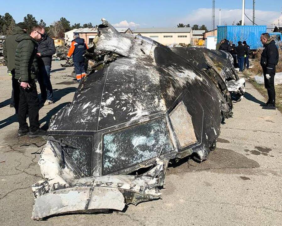 Ukraina siūlo kompensacijas lėktuvo katastrofos aukų šeimoms
