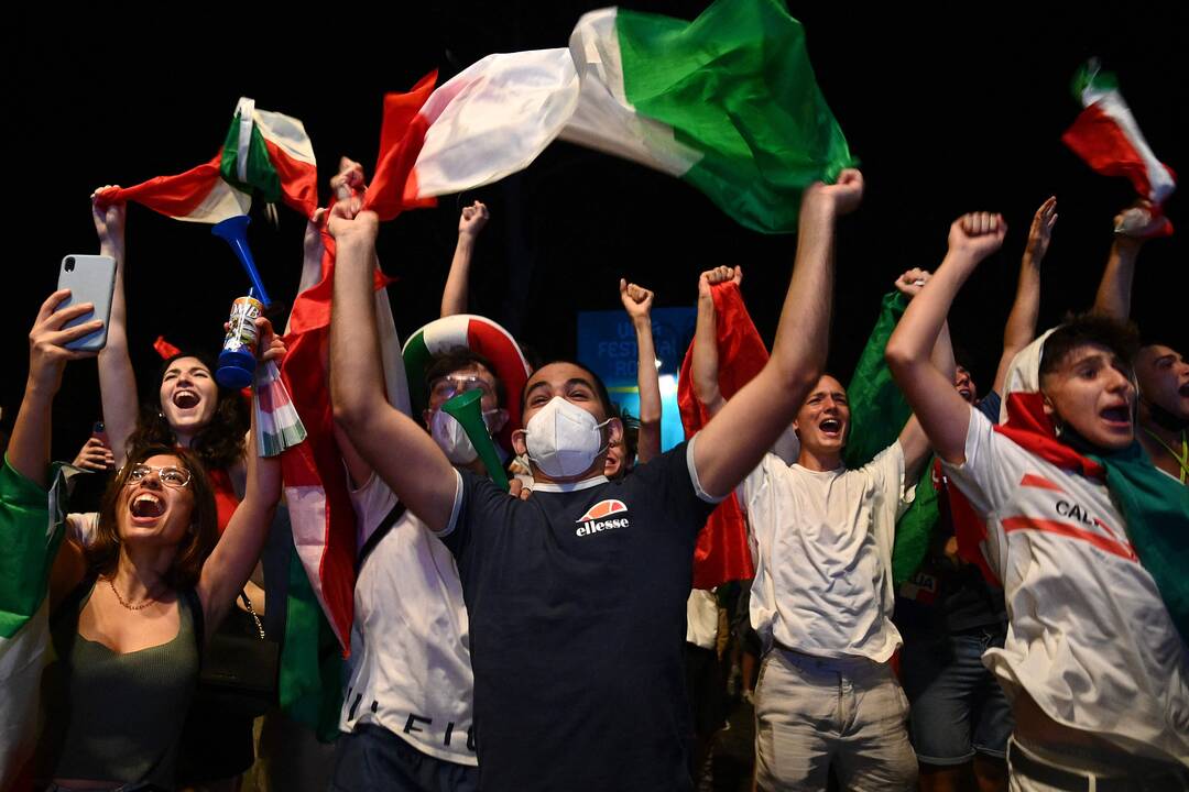 Europos futbolo sostą užėmė italai!
